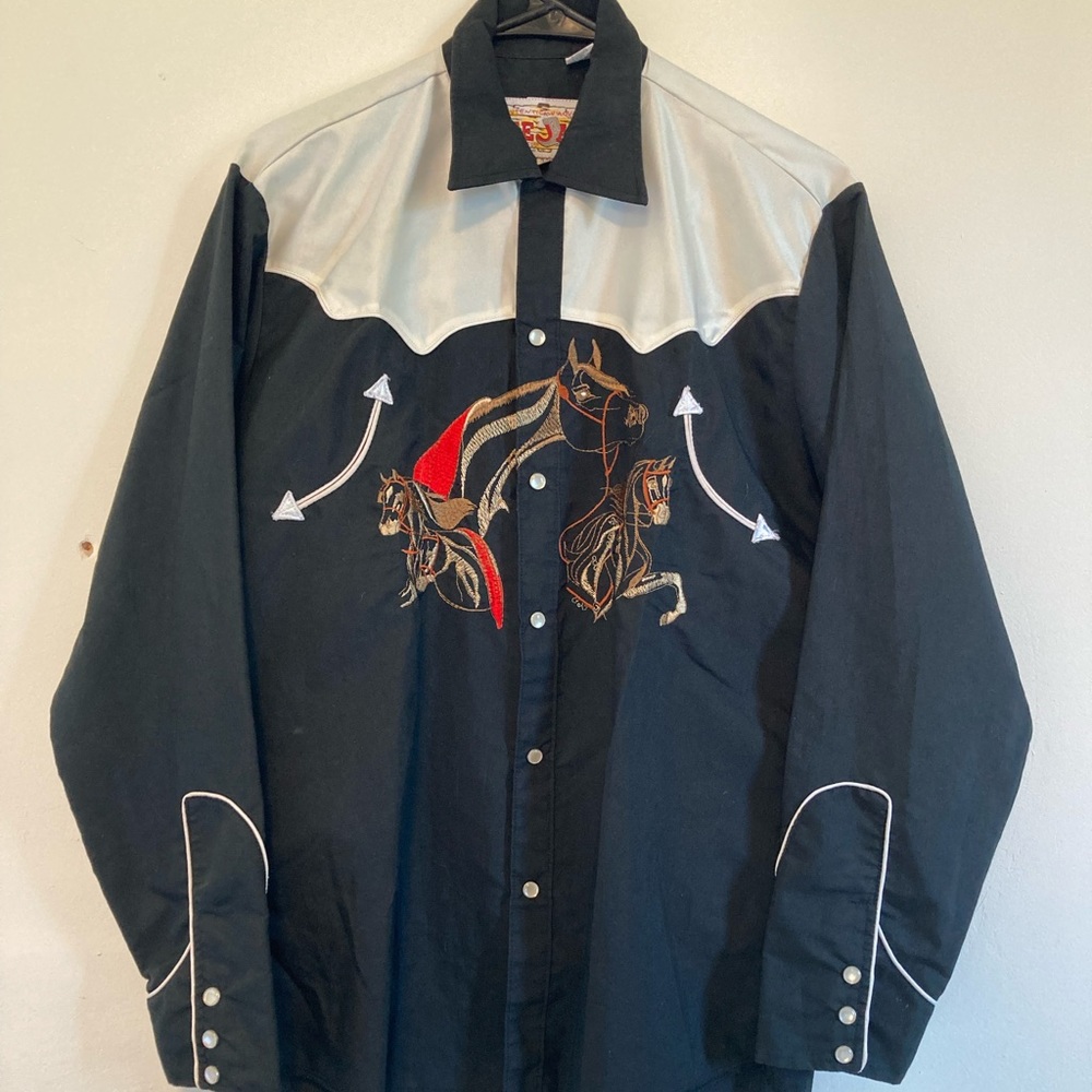 80’s vintage Authentica Vaqueres Tejas pearl snap shirt.